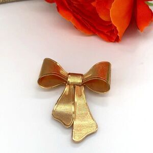 AVON Vintage 1970s Gold Bow Brooch 2 Inches Pin